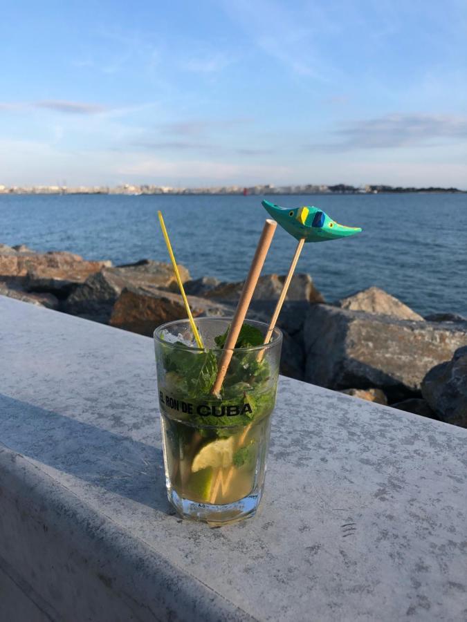 Les Pois Sont Verts La Rochelle  Esterno foto