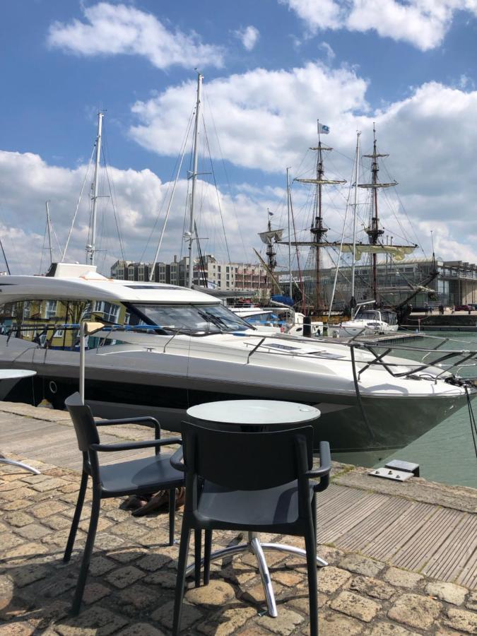 Les Pois Sont Verts La Rochelle  Esterno foto